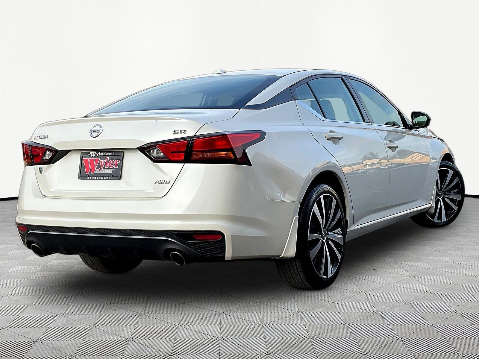 Used 2019 Nissan Altima 2.5 SR w/ SR Premium Package AWD/4WD image 6