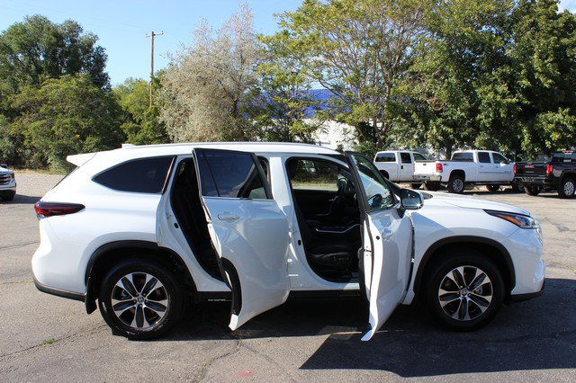 Used 2026 Toyota Highlander XLE AWD/4WD image 19
