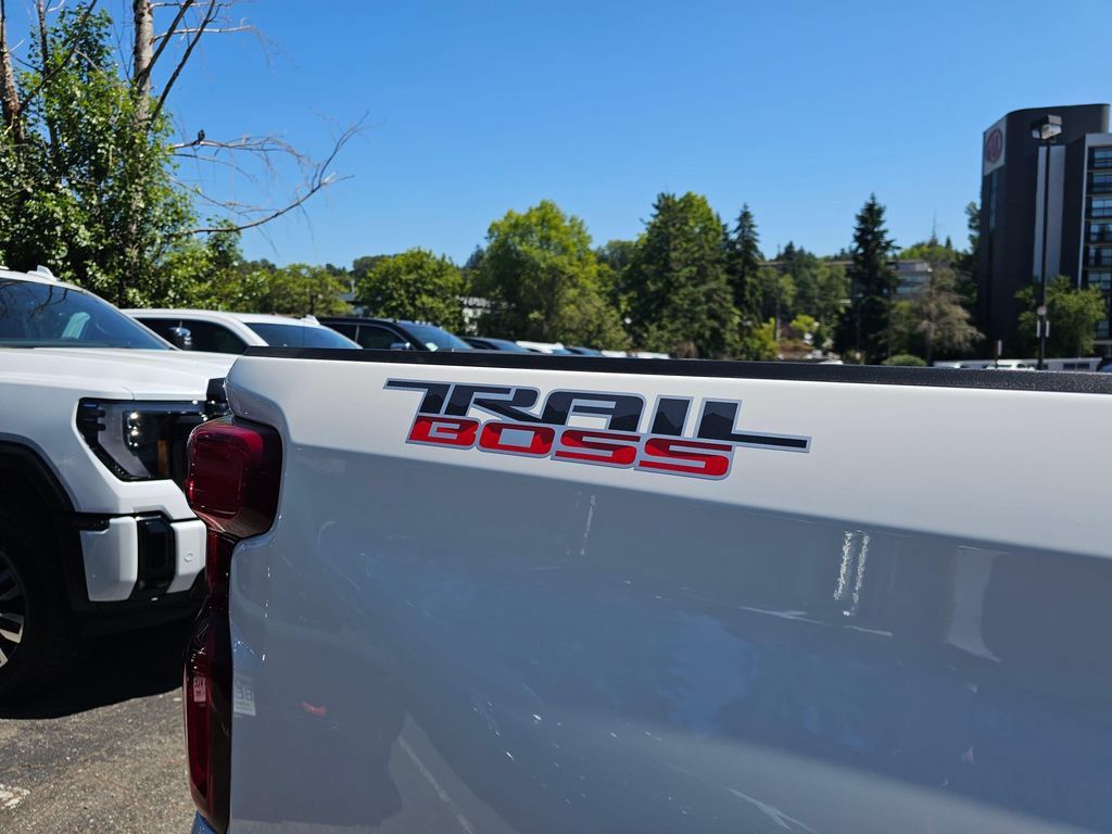 New 2026 Chevrolet Silverado 1500 LT Trail Boss w/ LT Trail Boss Premium Package AWD/4WD image 16