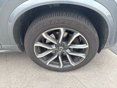 Used 2019 Volvo XC90 T6 Momentum w/ Protection Package Premier image 12