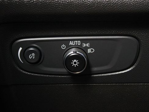 Used 2022 Buick Envision Preferred FWD image 23