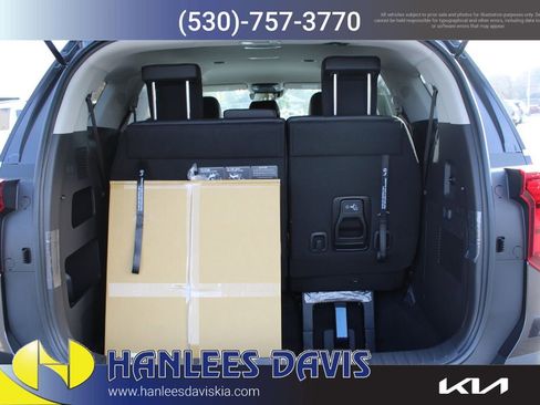 New 2026 Kia Carnival LXS image 10