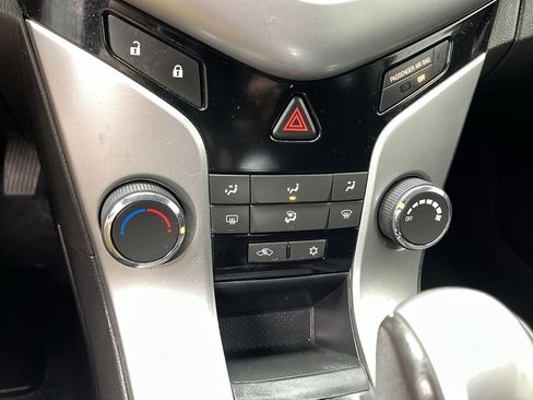 Used 2014 Chevrolet Cruze LT w/ RS Package image 17