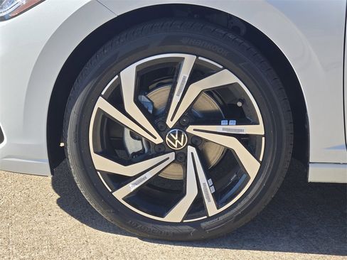 New 2026 Volkswagen Jetta SEL image 9