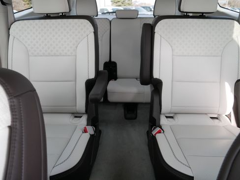 Certified 2025 GMC Acadia Denali w/ Super Cruise Package image 13