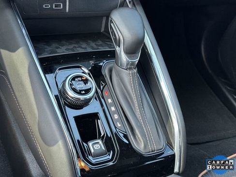 Used 2025 GMC Canyon AT4 w/ Nightfall Edition image 16