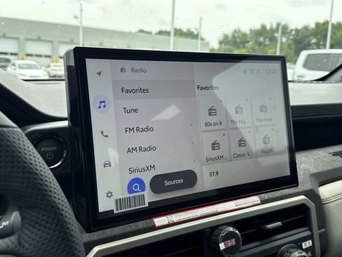 Used 2025 Toyota Tacoma Limited AWD/4WD image 18