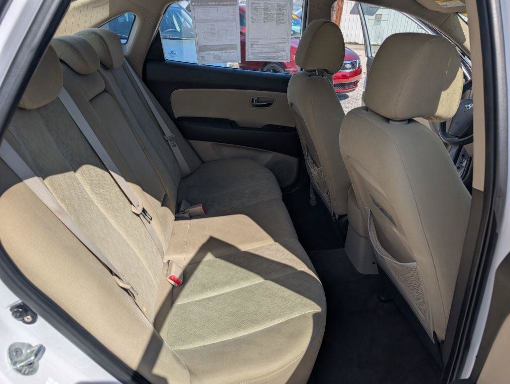 Used 2010 Hyundai Elantra GLS FWD image 13