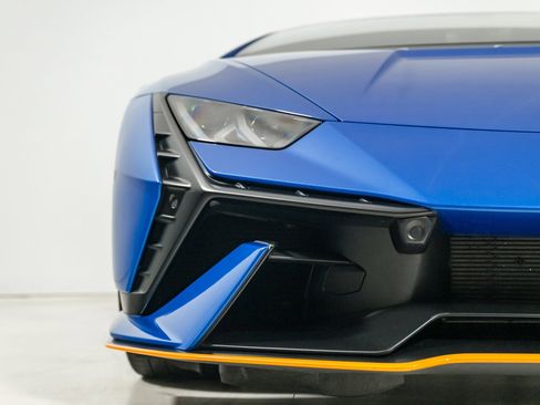 Used 2023 Lamborghini Huracan Tecnica image 40