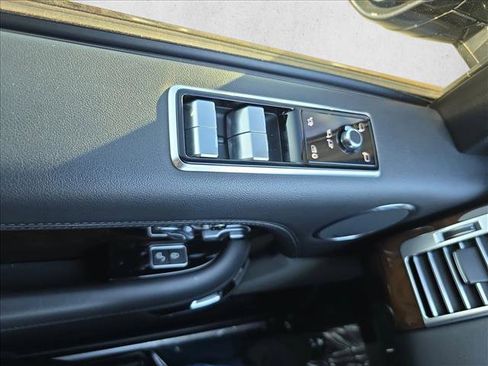 Used 2019 Land Rover Range Rover Supercharged image 27