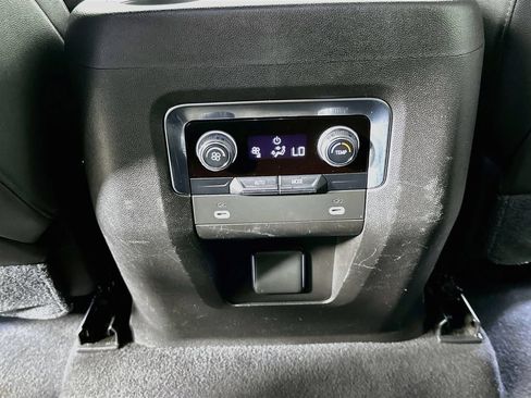 Used 2021 Chevrolet Suburban LT RWD image 29