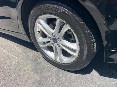 Used 2018 Ford Fusion SE FWD image 5