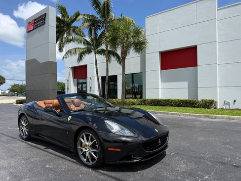 Used 2012 Ferrari California image 1