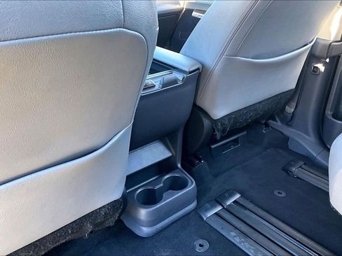 Used 2024 Toyota Sienna XLE image 10