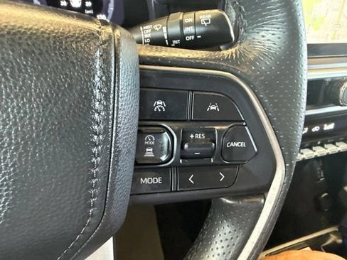 Used 2026 Toyota 4Runner Limited AWD/4WD image 18