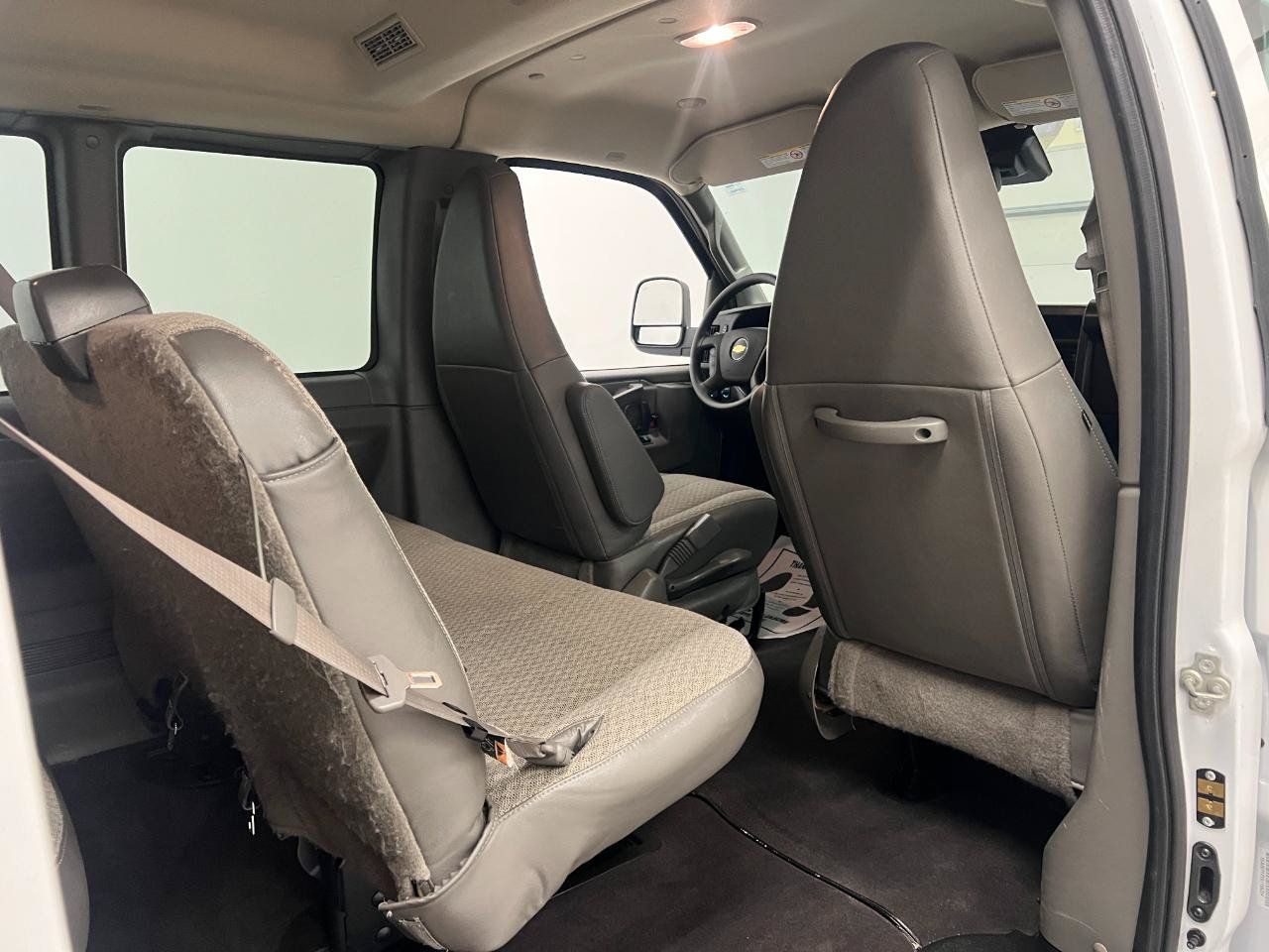 Used 2025 Chevrolet Express 3500 LT w/ LT Preferred Equipment Group RWD image 30