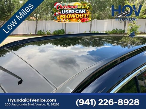 Certified 2024 Hyundai Tucson Limited AWD/4WD image 10