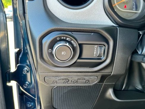 Certified 2025 Jeep Wrangler Sport AWD/4WD image 26