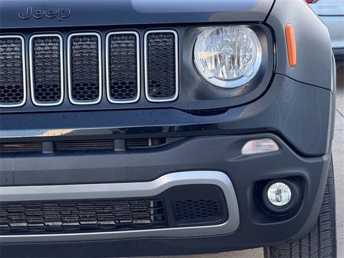 Used 2023 Jeep Renegade Latitude image 8