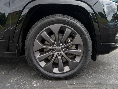 Used 2019 Jeep Cherokee High Altitude AWD/4WD image 12