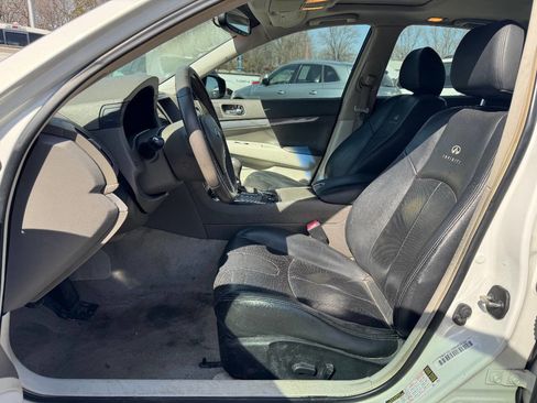 Used 2011 INFINITI G25 Journey w/ Moonroof Pkg image 9