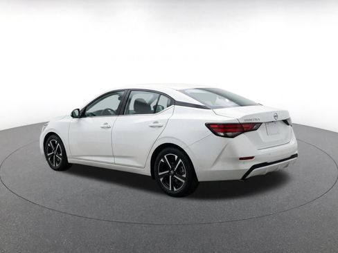 Used 2025 Nissan Sentra SV FWD image 7