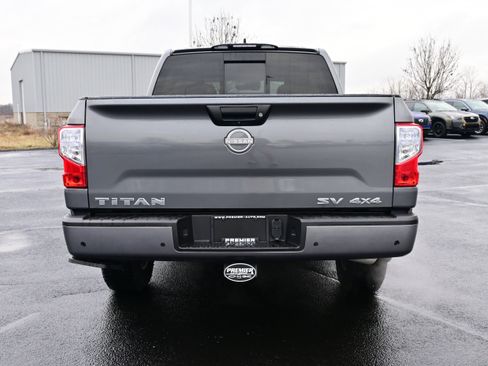 Certified 2024 Nissan Titan SV w/ SV Convenience Package image 7