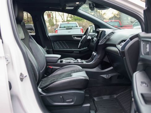Used 2022 Ford Edge ST w/ Equipment Group 401A AWD/4WD image 10