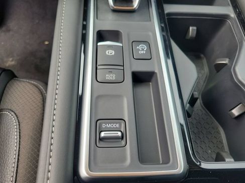 New 2026 Nissan Pathfinder SL FWD image 32