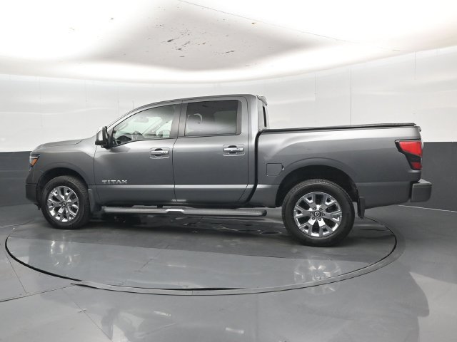 Used 2021 Nissan Titan SL w/ Moonroof Package AWD/4WD image 38