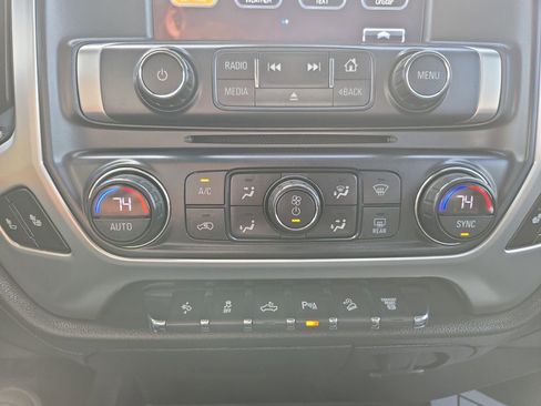 Used 2018 GMC Sierra 2500 SLT w/ Duramax Plus Package AWD/4WD image 25