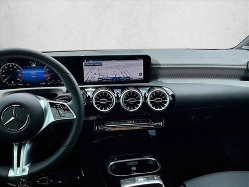 Used 2026 Mercedes-Benz CLA 250 image 8