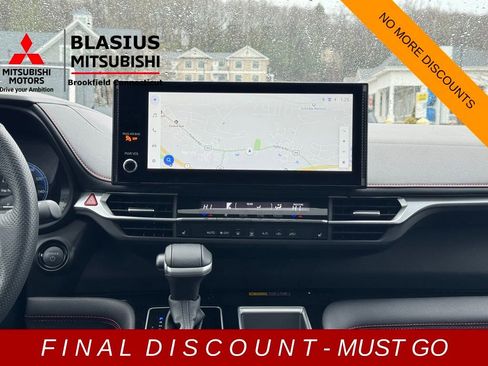 Used 2025 Toyota Sienna XSE w/ XSE Plus Package image 28