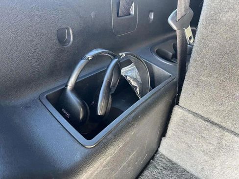 Used 2018 Chevrolet Suburban Premier image 28