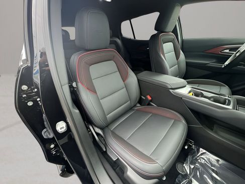 Certified 2024 Chevrolet Equinox EV RS image 26