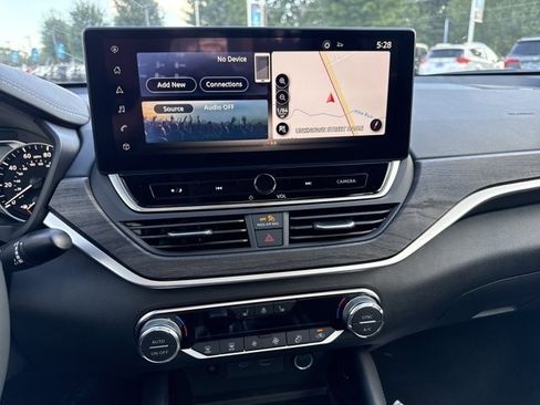 New 2025 Nissan Altima 2.5 SL image 14