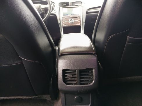 Used 2020 Ford Fusion Titanium AWD/4WD image 22