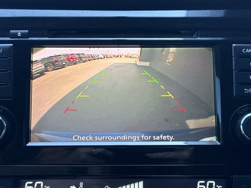 Used 2018 Nissan Rogue SV FWD image 8