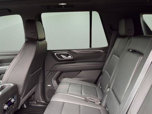 Used 2022 Chevrolet Tahoe RST AWD/4WD image 16