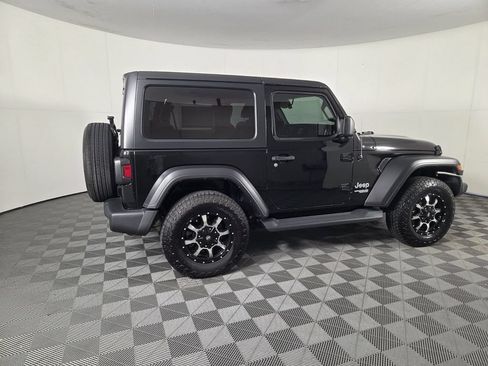 Used 2019 Jeep Wrangler Sport AWD/4WD image 4