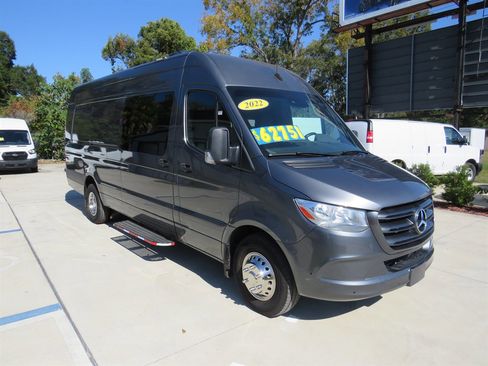 Used 2022 Mercedes-Benz Sprinter 4500 image 2