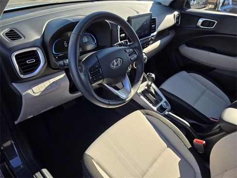 Certified 2025 Hyundai Venue SEL image 11