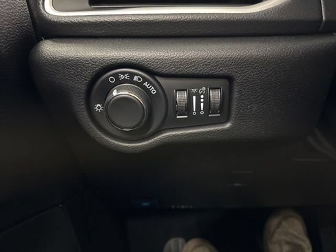 New 2027 Chrysler Pacifica Limited AWD/4WD image 40