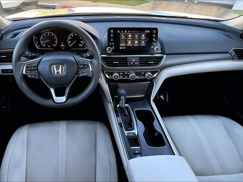Used 2018 Honda Accord EX image 15