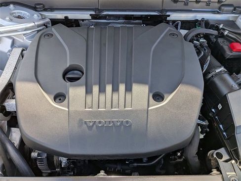 Used 2022 Volvo XC60 B5 Inscription image 32