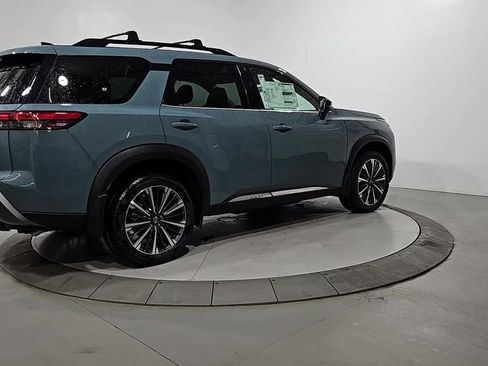 New 2026 Nissan Pathfinder Platinum image 5