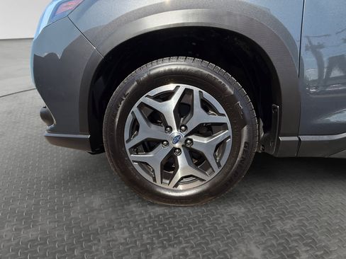 Used 2024 Subaru Forester Premium AWD/4WD image 9