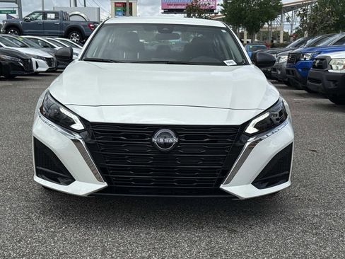 Used 2025 Nissan Altima 2.5 SV FWD image 9