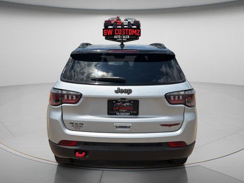 Used 2025 Jeep Compass Trailhawk AWD/4WD image 6