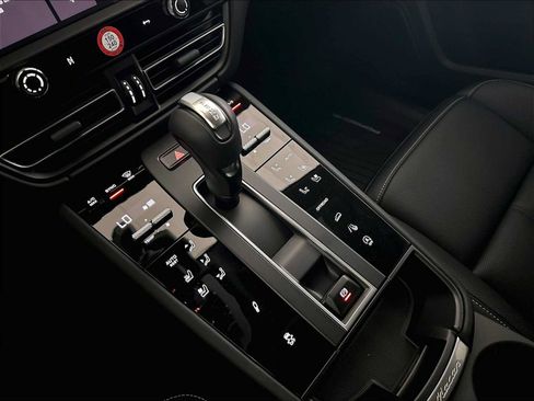New 2026 Porsche Macan Turbo AWD/4WD image 18